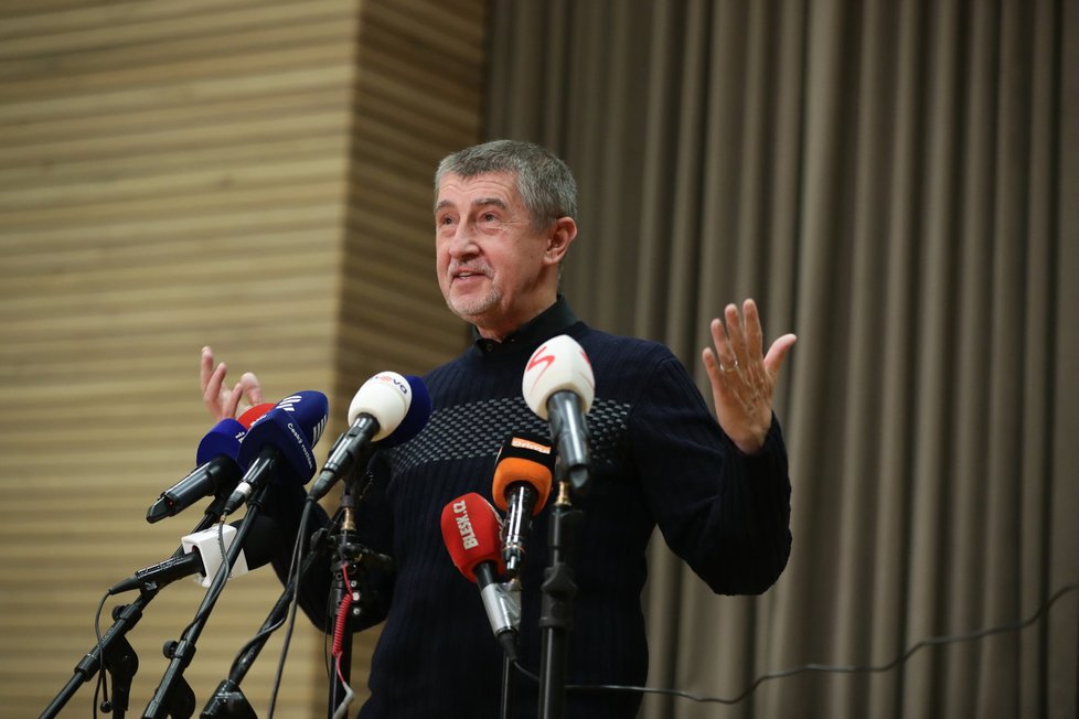Andrej Babiš komentoval vítězství Miloše Zemana ve 2. kole prezidentských voleb v Sokolovně v Průhonicích.