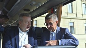Premiér Babiš na výjezdu s ministrem životního prostředí Brabcem (17. 7. 2019)