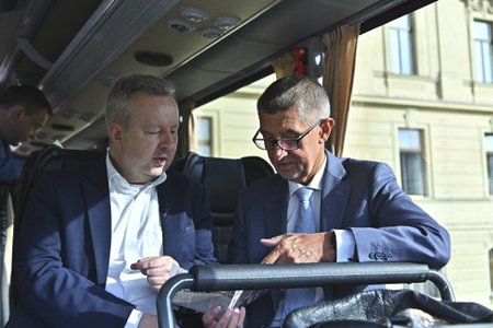 Premiér Babiš na výjezdu s ministrem životního prostředí Brabcem (17. 7. 2019)