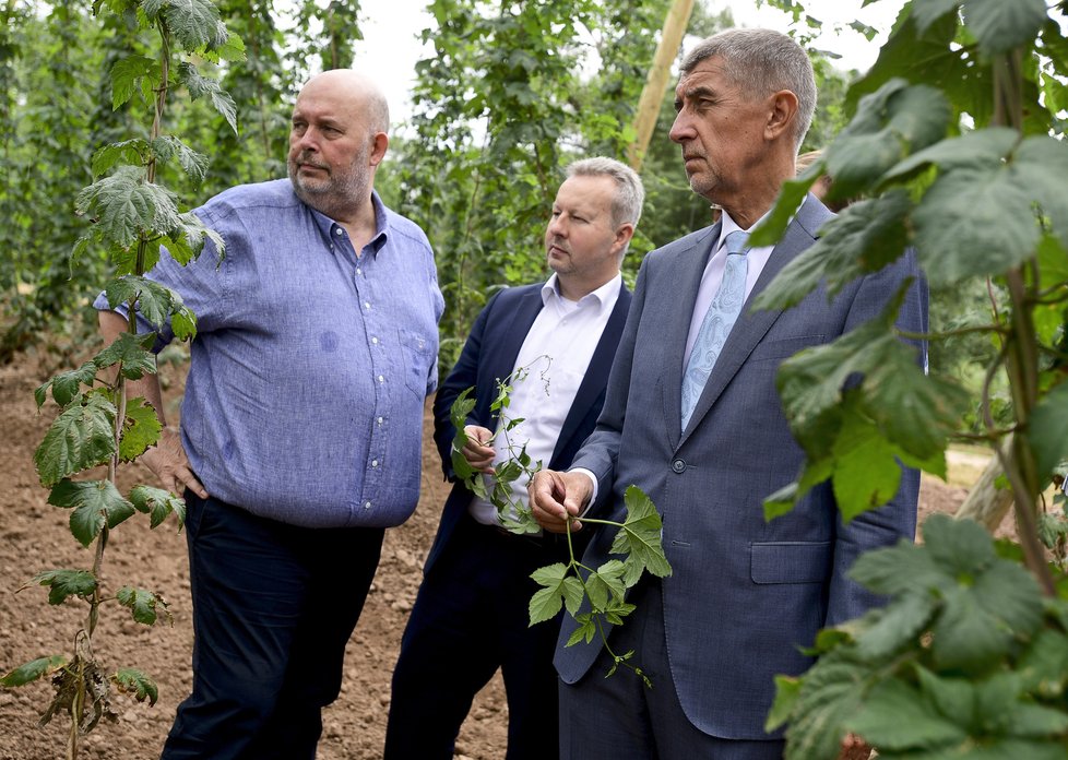 Premiér Babiš s ministry Tomanem (ČSSD) a Brabcem (ANO) vyrazil řešit sucho (17.7.2019)