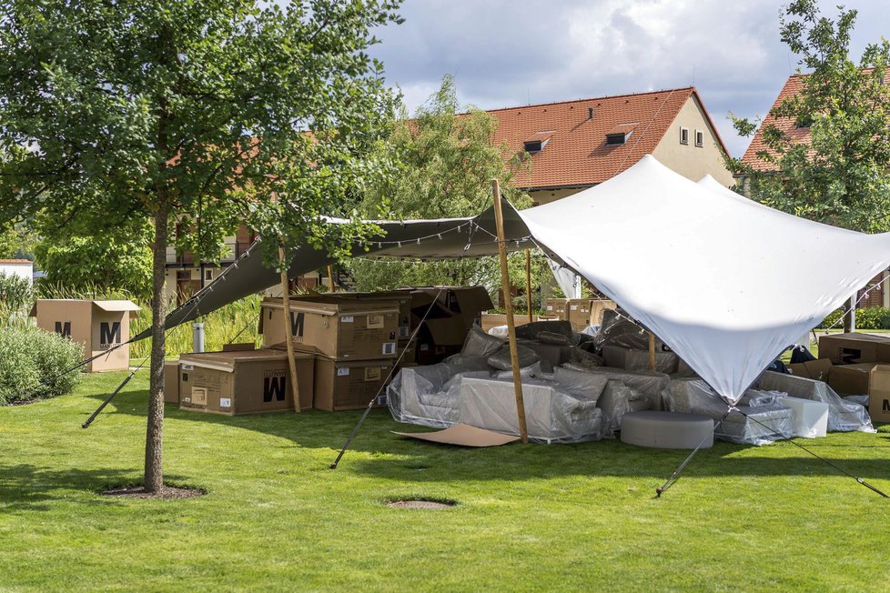 Takovéhle byly přípravy na svatbu Andreje Babiše s Monikou.