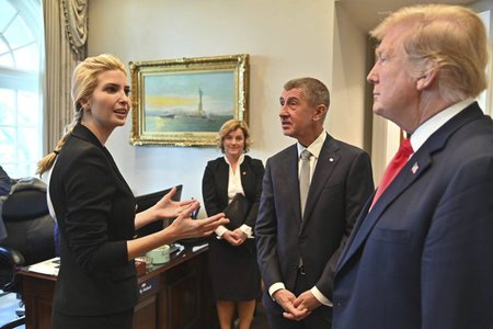 Premiér Andrej Babiš s manželkou Monikou se v Bílém domě setkali i s dcerou prezidenta Ivankou Trump