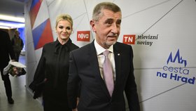 Andrej Babiš s Monikou Babišovou při příchodu na předvolební debatu na Novu (12.1.2023)
