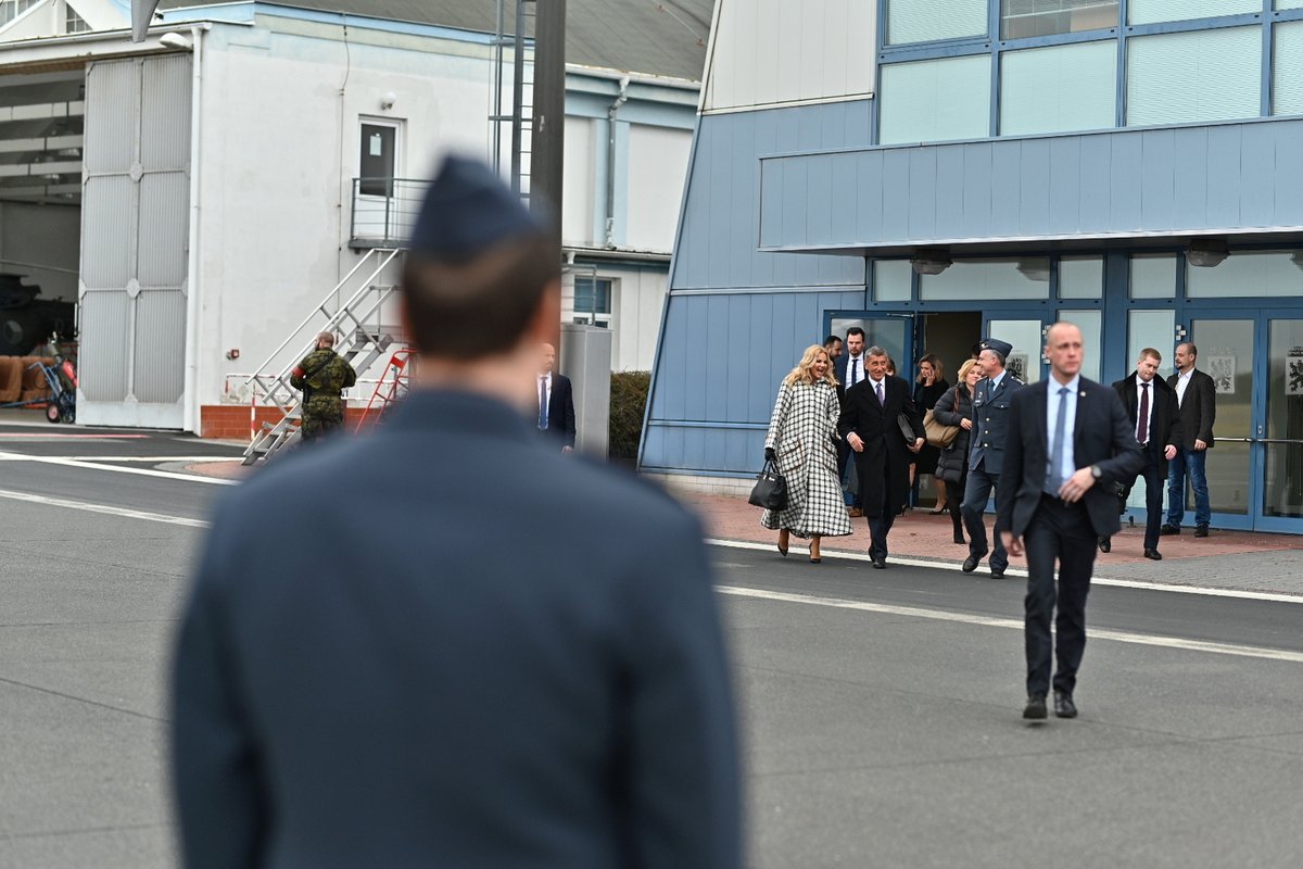 Odlet premiéra Andreje Babiše a doprovodu do Estonska. (17.2.2020)