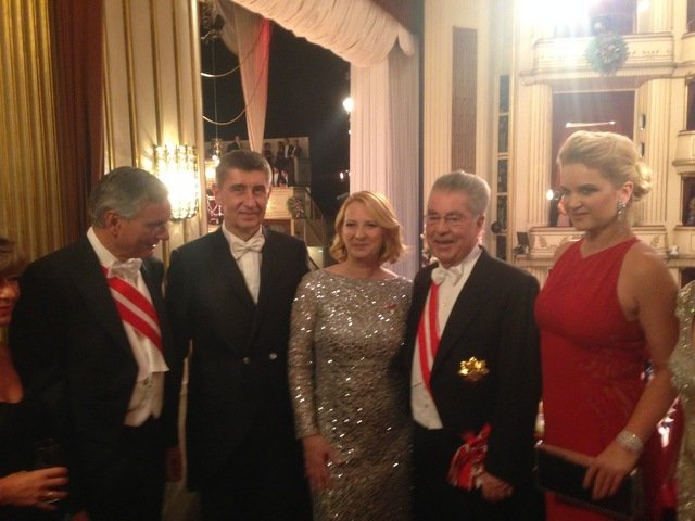 Babišovi na vídeňském Plesu v Opeře: Vyfotili se i s rakouským prezidentem Heinzem Fischerem.