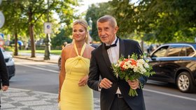 Andrej Babiš (ANO) s manželkou Monikou vyrazil do Rudolfina (1.9.2026)