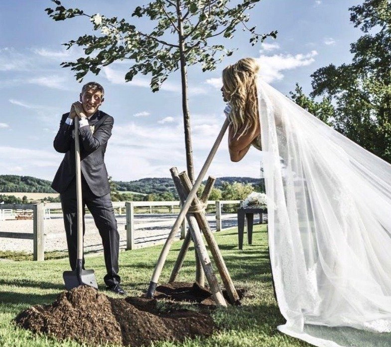 Novomanželé Babišovi se trochu i nadřeli.