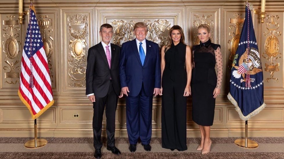 Babišovi na recepci uspořádané Donaldem Trumpem se v New Yorku fotili s prezidentem USA i první dámou Melanií (25.9.2019)