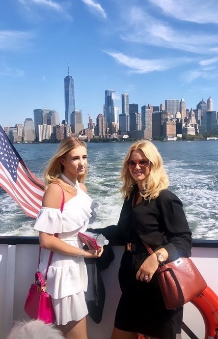 Premiérova žena Monika Babišová se na instagramu pochlubila fotkami z USA: S dcerou Vivien