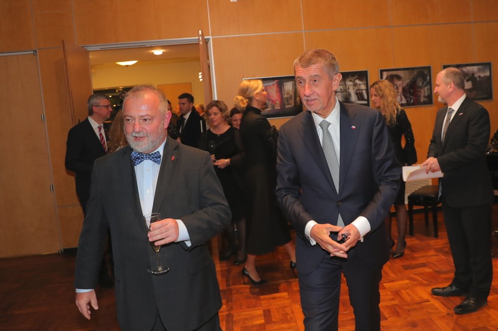 Premiér Babiš s velvyslancem Hynkem Kmoníčkem na české ambasádě ve Washingtonu