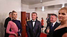 Andrej Babiš vzal kromě manželky Moniky do Státní opery i dceru Vivien. (5.1.2020)