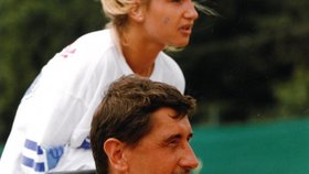 Andrej Babiš s Monikou v roce 1998 na tenise v Prostějově