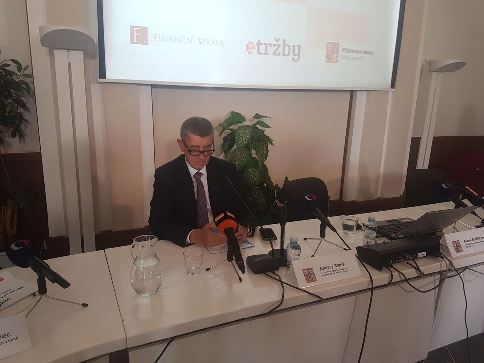 Andrej Babiš na tiskové konferenci na ministerstvu financí. Z úřadu chce odejít do konce května.