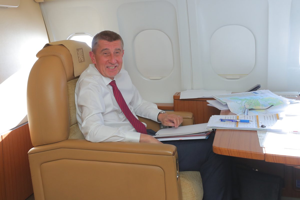 Premiér Andrej Babiš (ANO) ve vládním speciálu na cestě do USA (5.3 2019)