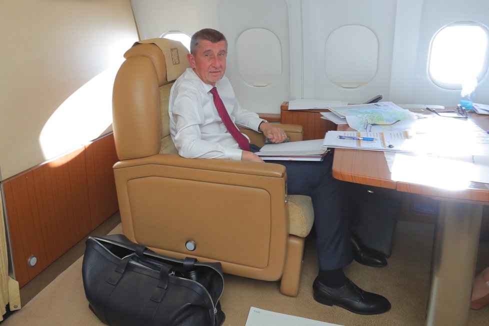 Premiér Andrej Babiš (ANO) ve vládním speciálu na cestě do USA (5.3 2019)