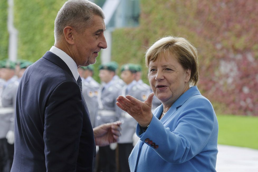 Andreje Babiše přijala kancléřka Merkelová v Berlín s vojenskými poctami (5. 9. 2018)