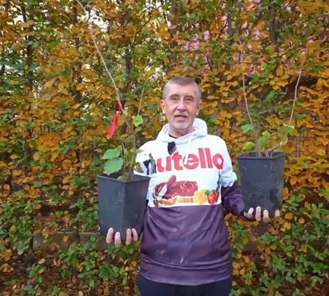 Andrej Babiš si v mikině Nutella utahoval z Petra fiyl