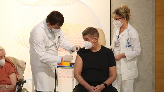 Premiér Andrej Babiš (ANO) se nechal naočkovat vakcínou proti covidu (27.12.2020)