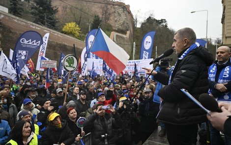Demonstrace proti důchodové reformě a emisní normě Euro 7 v Praze: Expremiér Andrej Babiš (ANO) (29.3.2023)