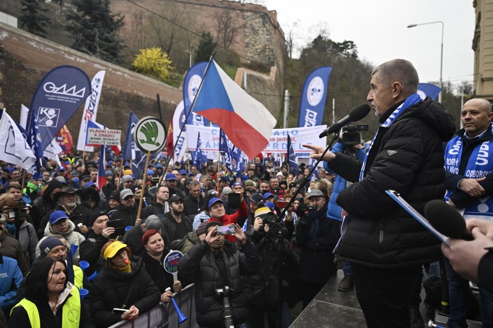 Demonstrace proti důchodové reformě a emisní normě Euro 7 v Praze: Expremiér Andrej Babiš (ANO) (29.3.2023)