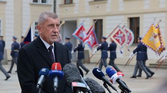 Programové prohlášení nové vlády dorazilo na Hrad. Slibuje referendum i zestátnění ČEZ Programové prohlášení nové vlády dorazilo na Hrad. Slibuje referendum i zestátnění ČEZ