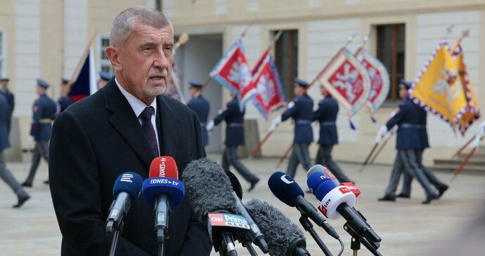 Andrej Babiš (ANO) vyrazil na Hrad na jednání s Petrem Pavlem (27.10.2025).