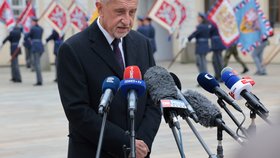 Andrej Babiš (ANO) vyrazil na Hrad na jednání s Petrem Pavlem (27.10.2025)
