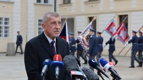Andrej Babiš (ANO) vyrazil na Hrad na jednání s Petrem Pavlem (27.10.2025).
