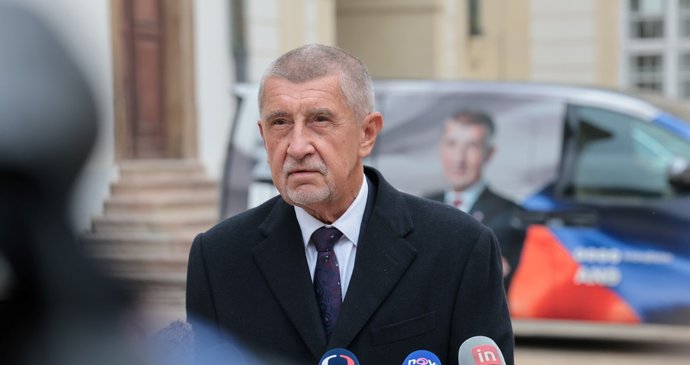 Andrej Babiš (ANO) vyrazil na Hrad na jednání s Petrem Pavlem (27.10.2025)