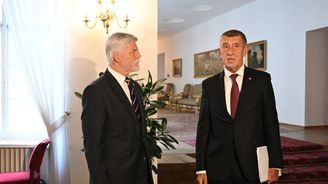 Vede vládu Babiš nebo Macinka? Premiér se čím dál víc ukazuje jako slabý a manipulovatelný Vede vládu Babiš nebo Macinka? Premiér se čím dál víc ukazuje jako slabý a manipulovatelný
