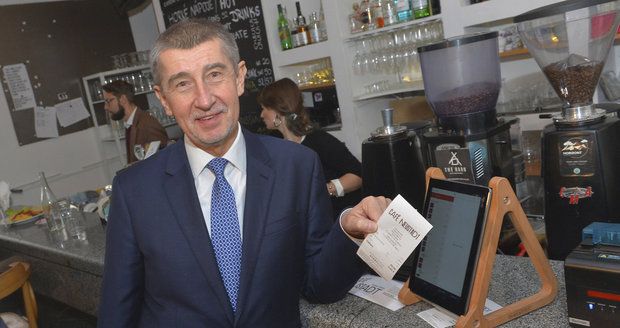 Účtenkovou loterii o miliony Babiš odkládá na léto. ODS: Návrat udavačství