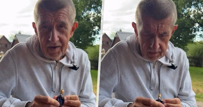 Premiér Andrej Babiš (ANO) s figurkou Pražského Jezulátka