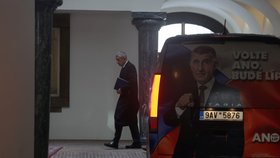 Andrej Babiš (ANO) přivezl prezidentovi Pavlovi seznam adeptů na ministry (26.11.2025)