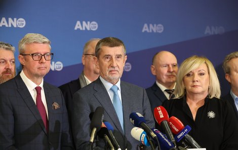 Andrej Babiš na tiskovce ANO po jednání předsednictva oznámil, že zůstává předsedou i poslancem (8.2.2023)