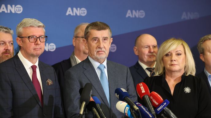 Andrej Babiš na tiskovce ANO po jednání předsednictva oznámil, že zůstává předsedou i poslancem (8.2.2023)