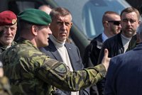 Babiš by rád zapojil Česko do Macronova jaderného odstrašení. A zaryl do Vystrčila