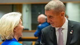 Premiér Andrej Babiš (ANO) v Bruselu se šéfkou Evropské komise von der Leyenovou (březen 2026)