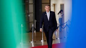 Český premiér Andrej Babiš přijíždí na summit Evropské unie v Bruselu (15. 10. 2026)