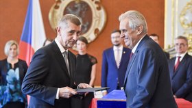 Babiš podruhé premiérem: Jmenování Milošem Zemanem, který tak prý splnil svůj slib.