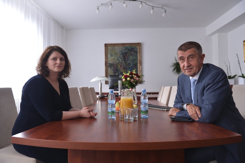 Jana Maláčová (ČSSD) s premiérem Andrejem Babišem (ANO)