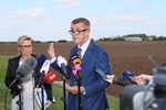 Andrej Babiš (ANO) mluvil u pole a metra v Letňanech o nové administrativní čtvrti (17.9.2019)