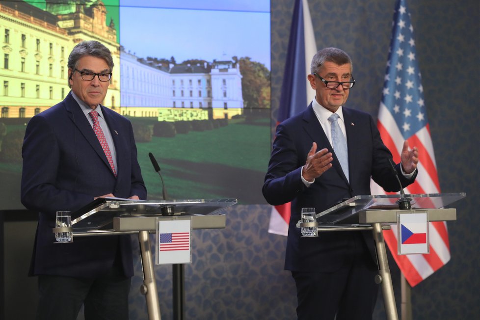 Andrej Babiš přivítal na Úřadu vlády amerického ministra energetiky Ricka Perryho