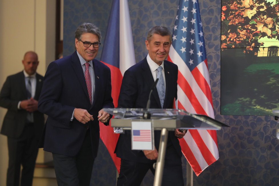 Andrej Babiš přivítal na Úřadu vlády amerického ministra energetiky Ricka Perryho