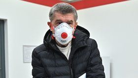 Andrej Babiš s respirátorem kvůli ochraně před koronavirem