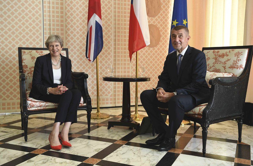 Andrej Babiš v Salzburgu jednal také s britskou premiérkou Theresou Mayovou.