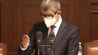 Je těžké být debilem, protože konkurence je veliká. Babiš se o to ve sněmovně přesto pokusil