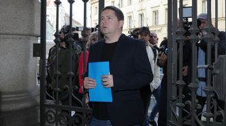 Odhodlaný Andrej Babiš junior a hrozba křivé výpovědi svědkyně. Analýza pátého dne soudu s Babišem 