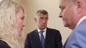 Andrej Babiš a Jana Nagyová u soudu. (26.5.2025)
