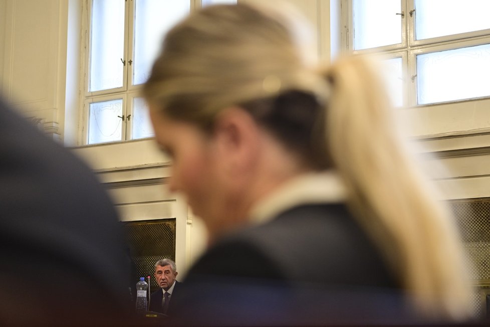 Andrej Babiš a Monika Babišová u soudu. (14.9.2022)