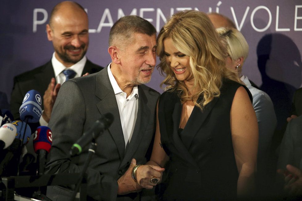 Andrej Babiš si vítězství ve volbách užíval ve velkém.